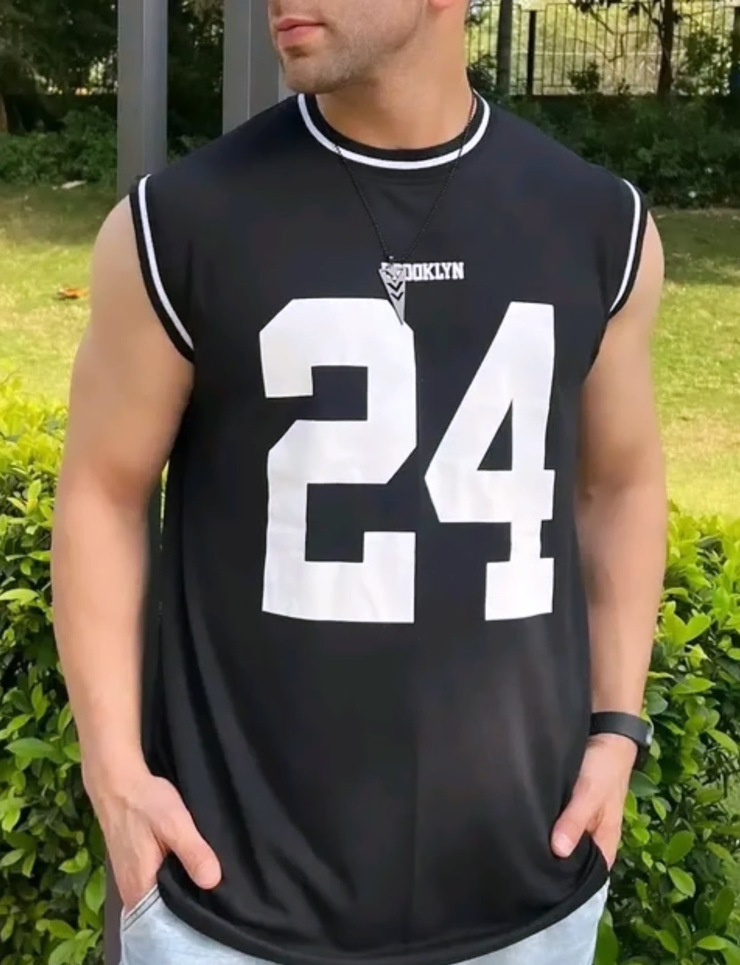 Boston Sleevless Round Neck Cotton Blend T-shirt for Men's